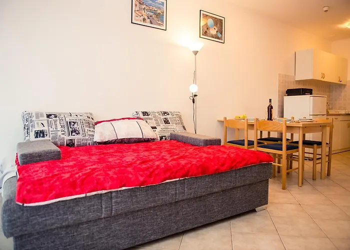 Jere Near Sea Apartment Split