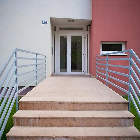 Jere Near Sea 斯普利特