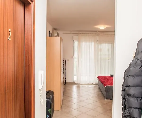 Jere Near Sea * Split