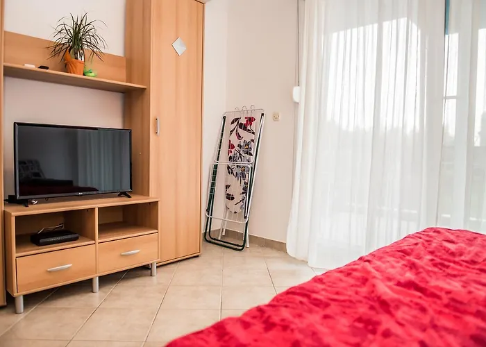 Apartment Jere Near Sea